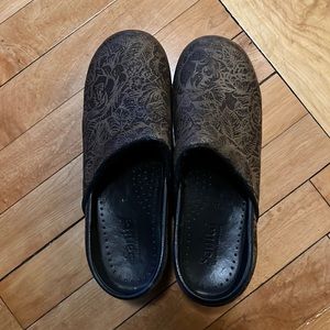 Sanita clogs, EUC, size 39